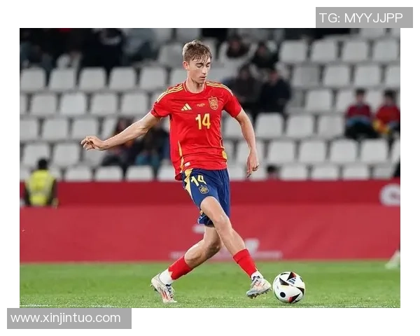 足球球星伊森的国籍及个人背景揭秘